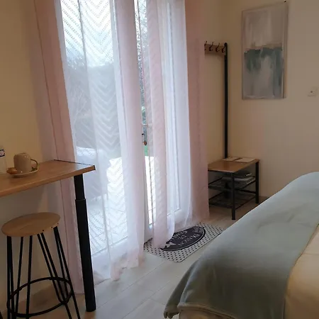Terre Et Mer-millet Bed & Breakfast 3*