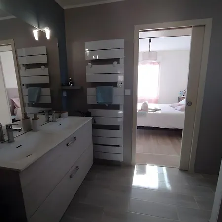 Terre Et Mer-millet Bed & Breakfast